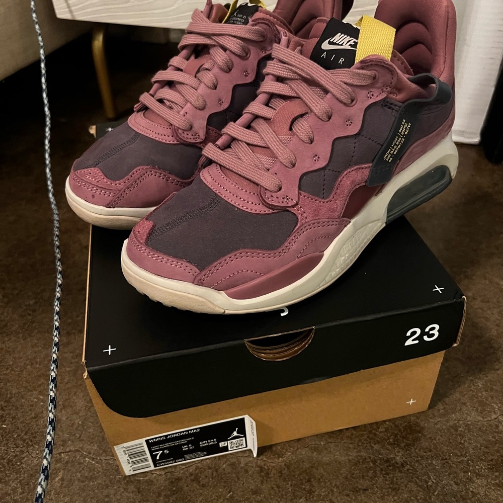 Women’s Jordan MA2
